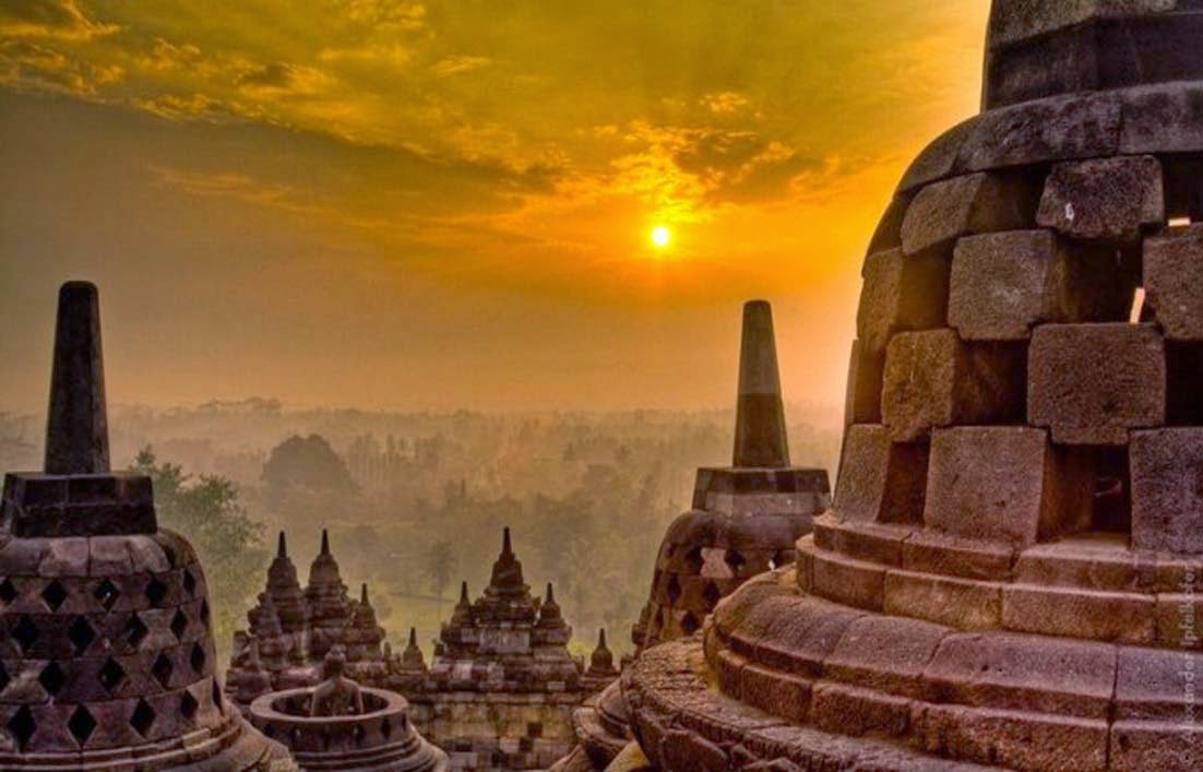Asal Usul Candi Borobudur yang Sengaja DISEMBUNYIKAN!!