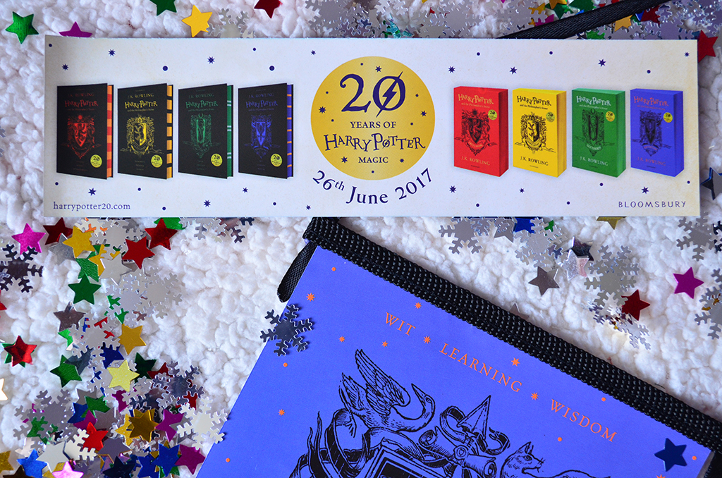 20 ani harry potter philosopher's stone piatra filozofala fanion editie aniversara carte ravenclaw 20 ani harry potter philosopher's stone piatra filozofala fanion editie aniversara carte ravenclaw