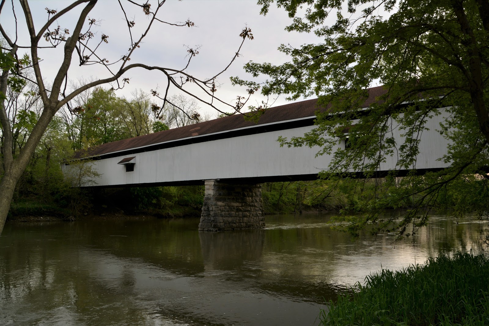 COVERED BRIDGES IN OHIO + POTTER'S COVERED BRIDGE NOBLESVILLE, INDIANA