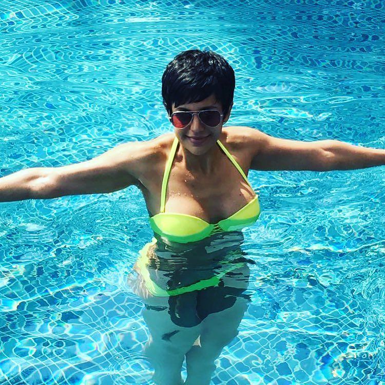 Bharatbytes Mandira Bedi Latest Instagram Bikini Photo Hot Sex Picture 