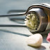 These are the Awesome Benefits of Eating Raw Garlic Daily