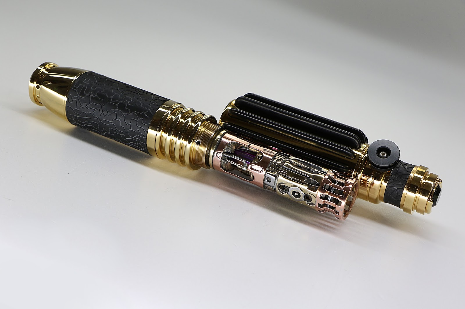 ROLIGHTSABERS Mace Windu Legend Lightsaber 24K gold