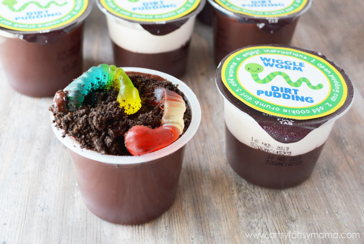 Wiggle Worm Dirt Pudding with Free Printable Labels at artsyfartsymama.com