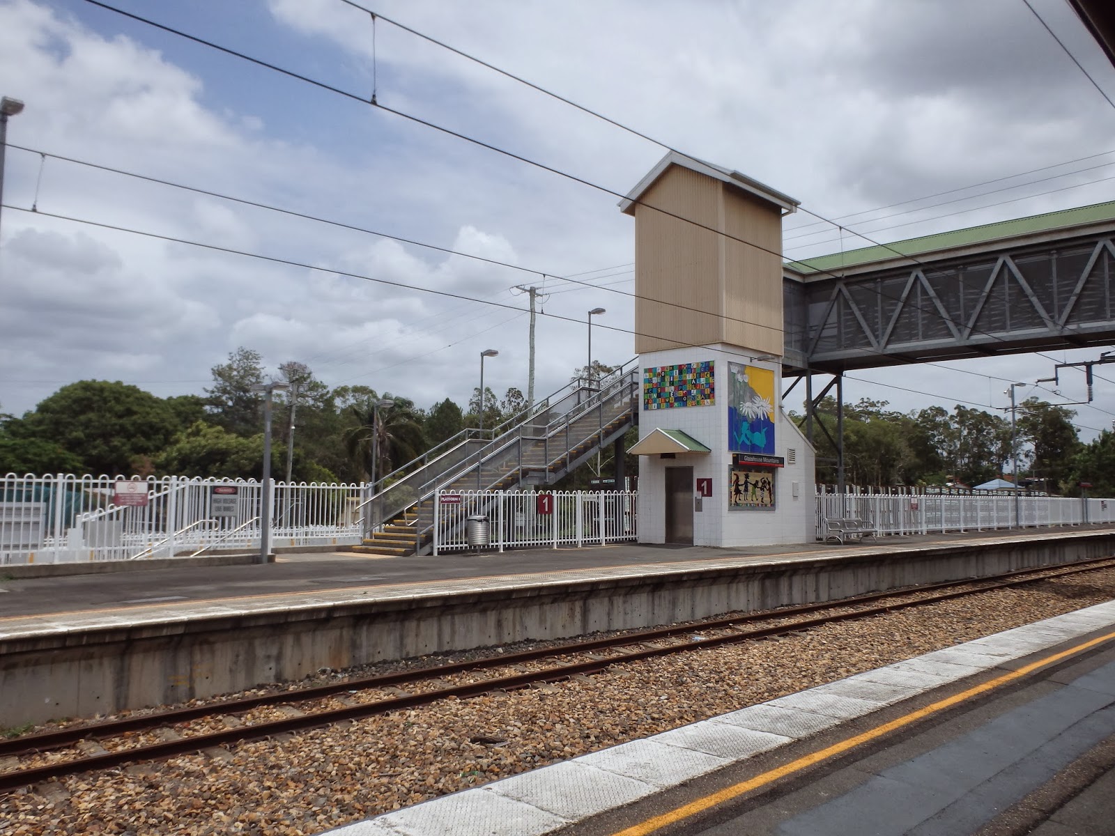 trainspotting glasshouse mountains