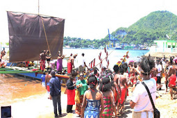 Wairon, Perahu Tradisional Biak Sandar Di Dok II Jayapura