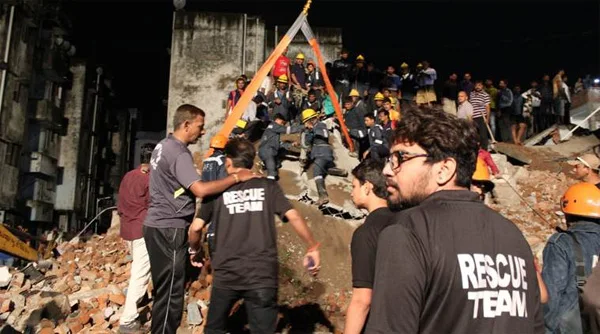  Ahmedabad: 10 feared trapped as four-storeyed building collapses in Odhav area, Ahmedabad, News, Building Collapse, Video, Trapped, Flat, National