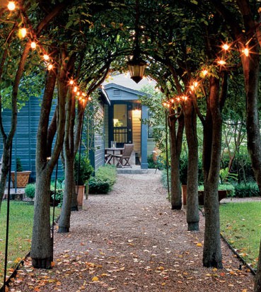 inspiration+-+garden+-+gardening+-+flowers+-+landscaping+-+arch+archway+trellis+pathway+via+pinterest.jpg