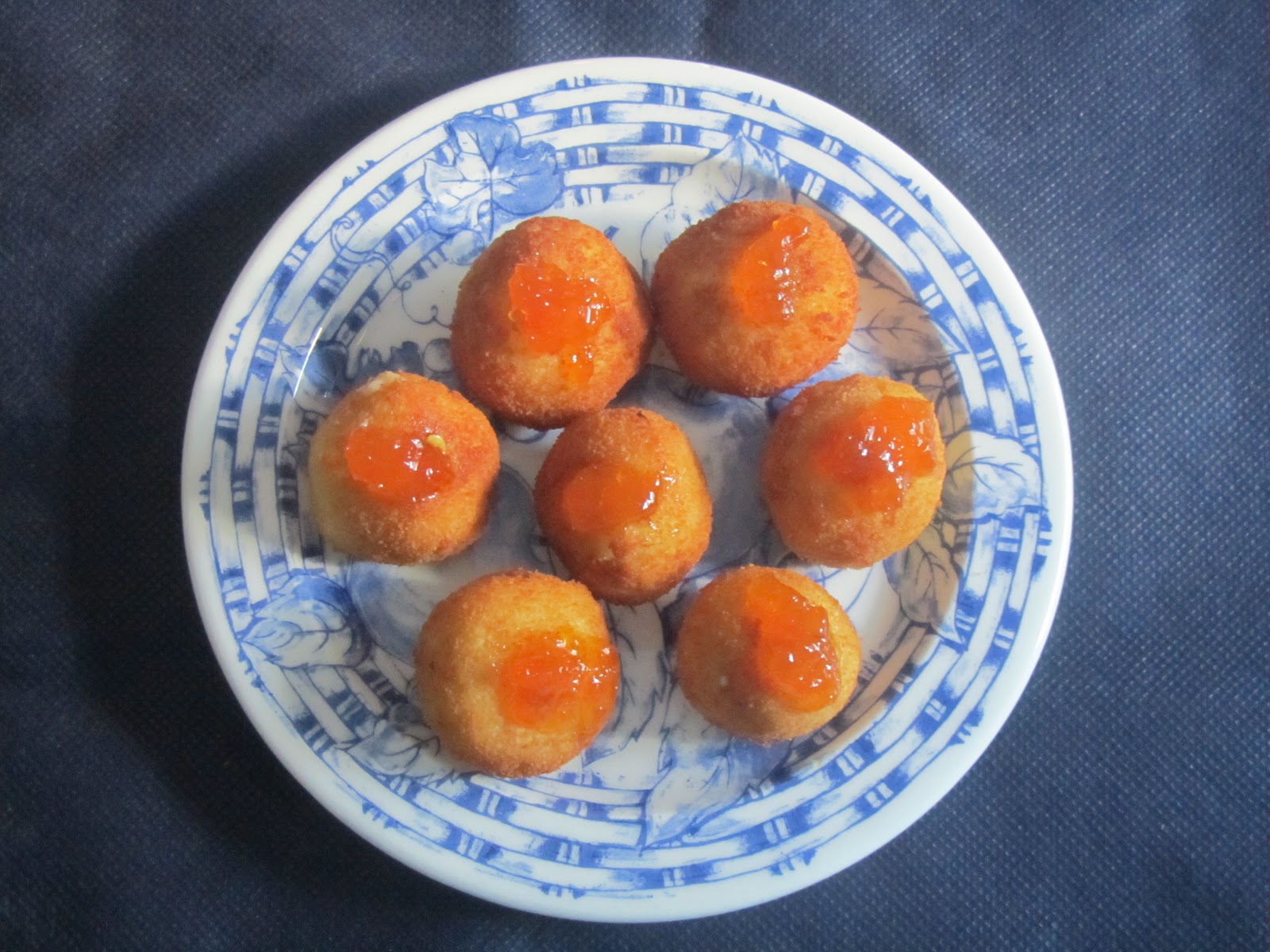  Croquetas de Camembert con Mermelada de Pimientos Amarillos 