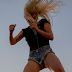Escucha el primer adelanto oficial de 'Perfect Illusion'
