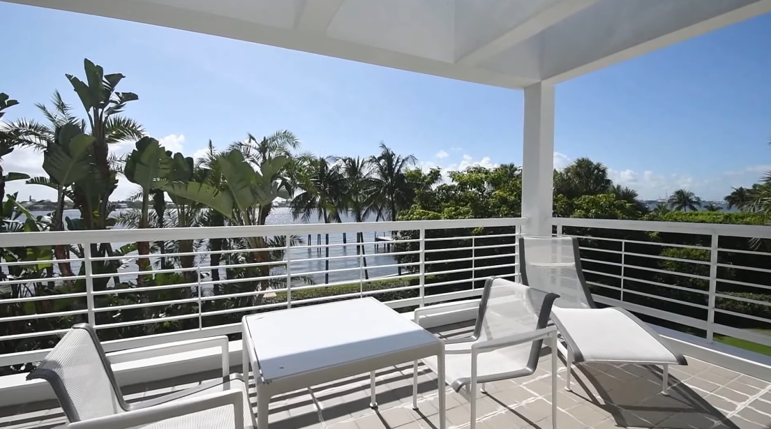35 Interior Design Photos vs. 936 N Lake Way, Palm Beach, FL Luxury Home Tour