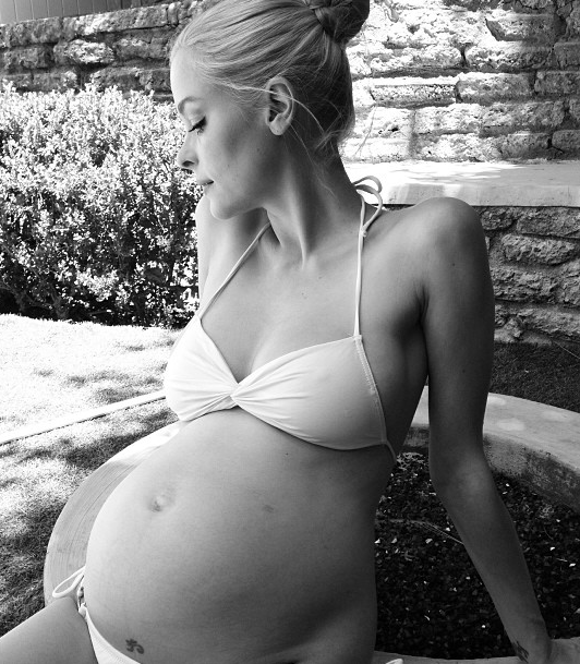 Jaime+King+Bikini+Baby+Bump+Photo.jpg