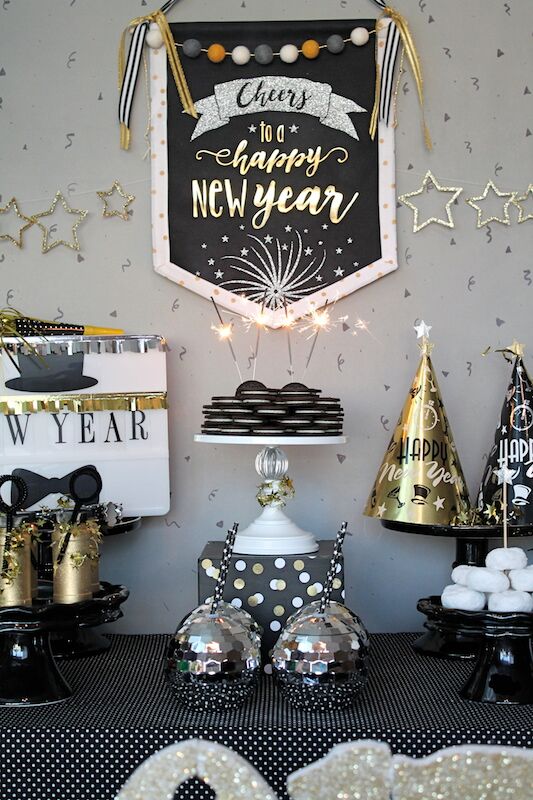 Nye Party Ideas Silver And Gold Laura S Little Party