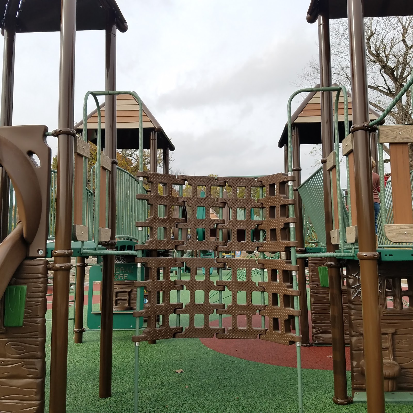 Play St. Louis Wehner Park, Shrewsbury