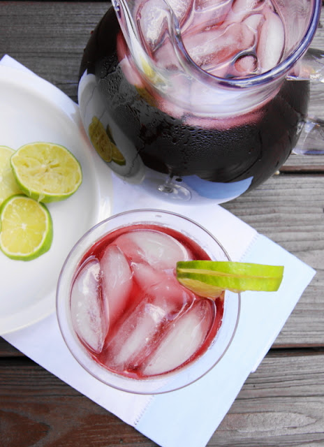 Beat the summer heat with Blueberry-Lime Iced Tea! ... It's a totally refreshing & flavorful combination.   www.thekitchenismyplayground.com