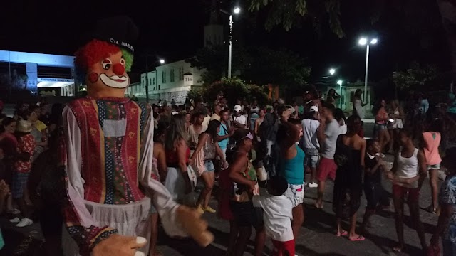 Assista os melhores momentos do Carnaval do Cras em Macajuba.