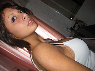 pretty italian girl with great tits, beautiful busty italian girl, natural with gorgeous big eyes and full pouting lips, connect with women you desire, how to connect with beautiful women who you really desire, be fearless and get the girl you desire