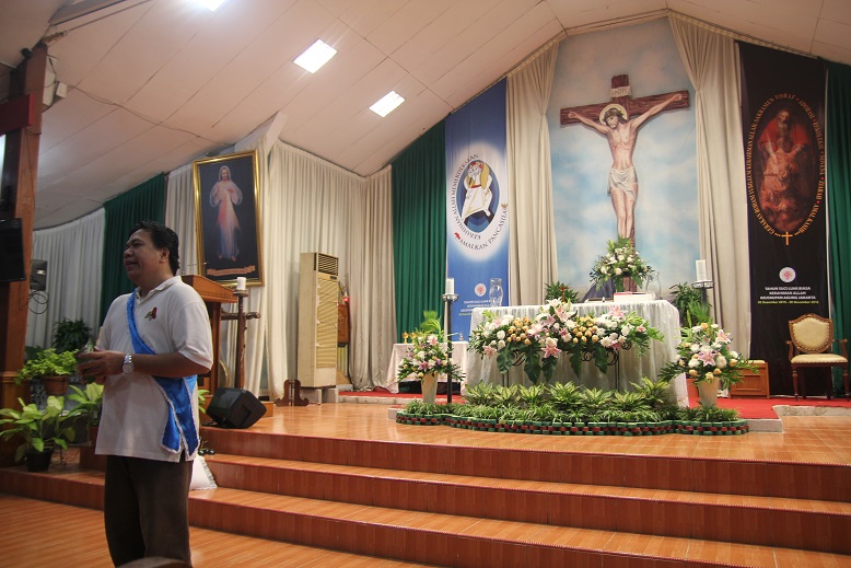 Derry Christian Ziarah ke Paroki Santa Klara Ibu Teresa 
