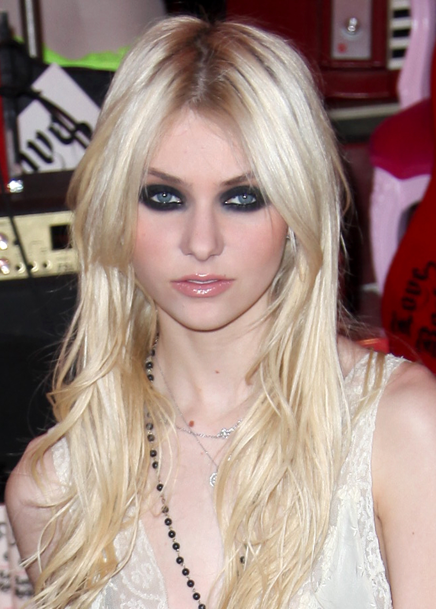 momsen free from now on  cw announced y will not bring taylor