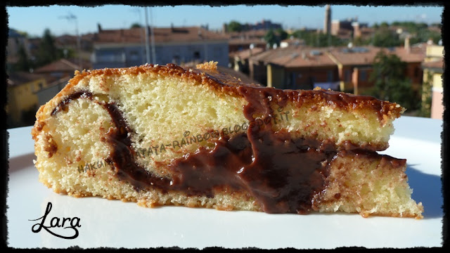 torta allo yogurt con cremoso cuore al cioccolato