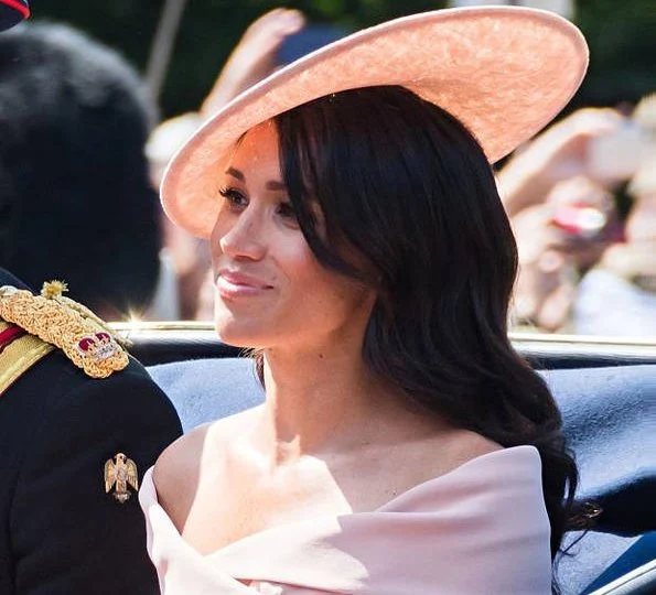 The Duchess of Sussex spended 400 thousand pounds for her outfits in 2018