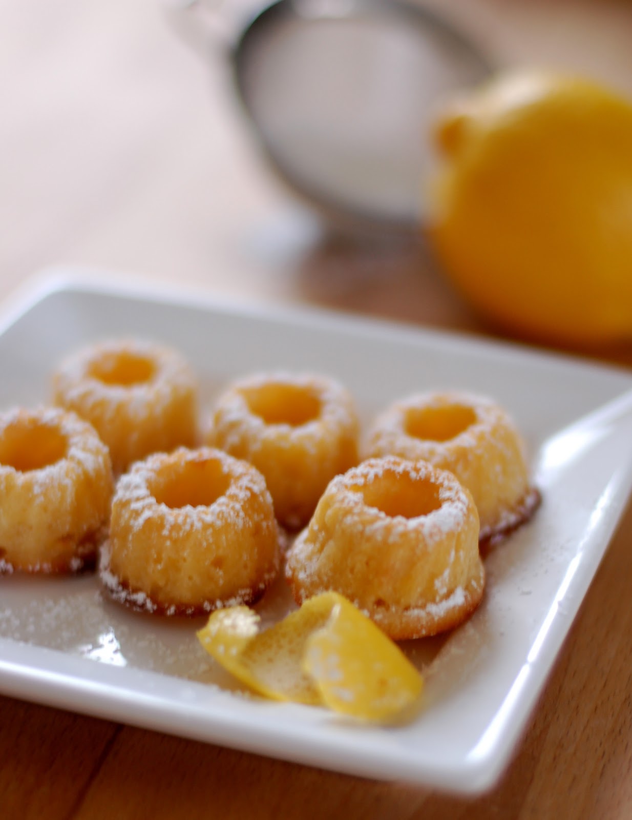 kayhuderfjaeril: Kleine Köstlichkeiten { Mini Gugl / Buchempfehlung}