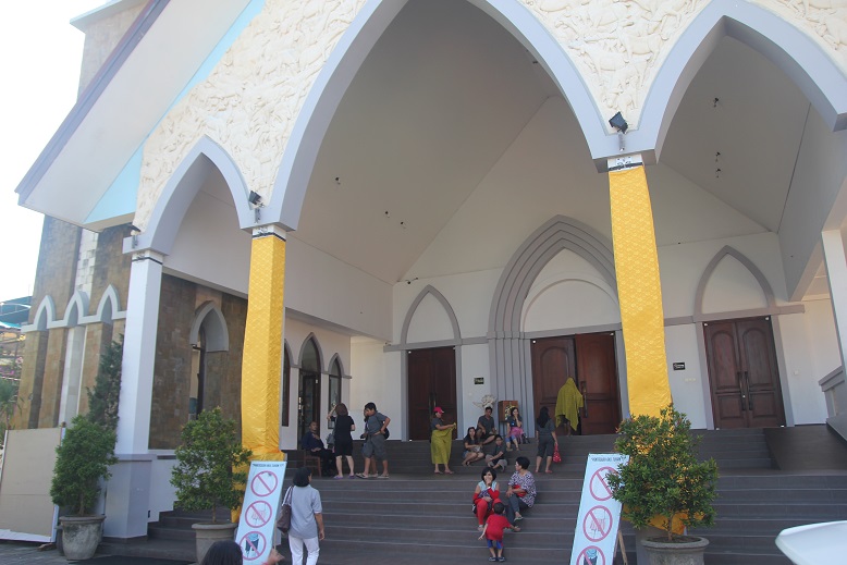 Derry Christian: Puja Mandala, Bali