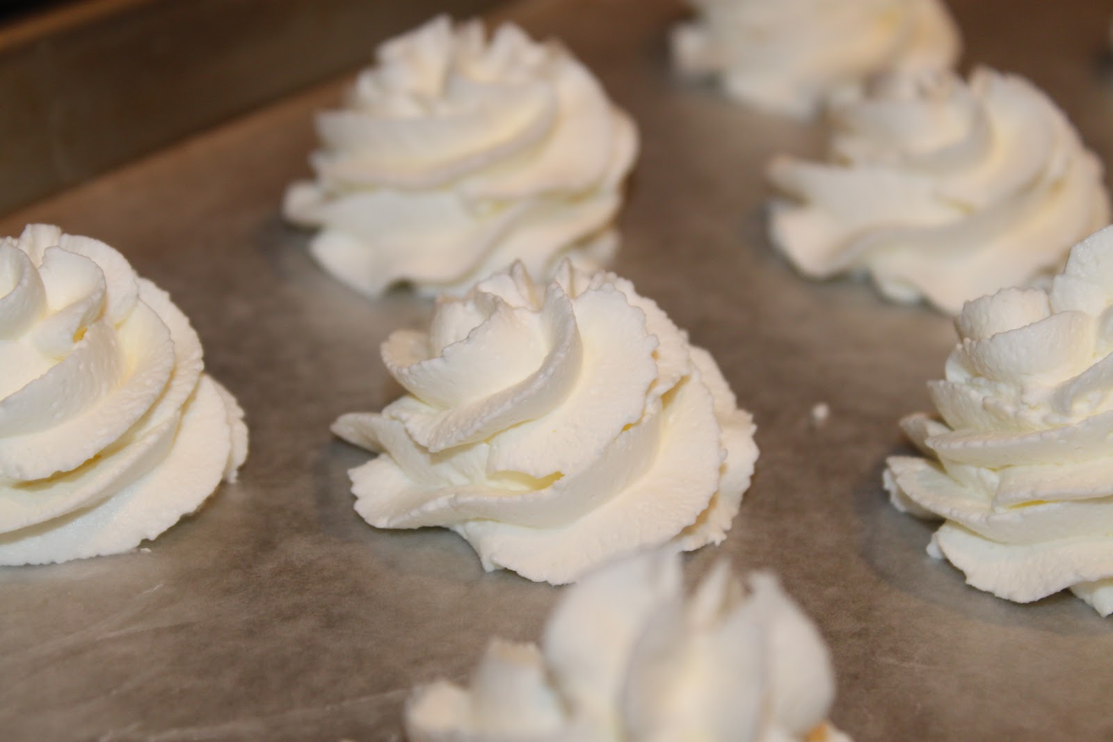Mama Clucks Frozen Whipped Cream Minis