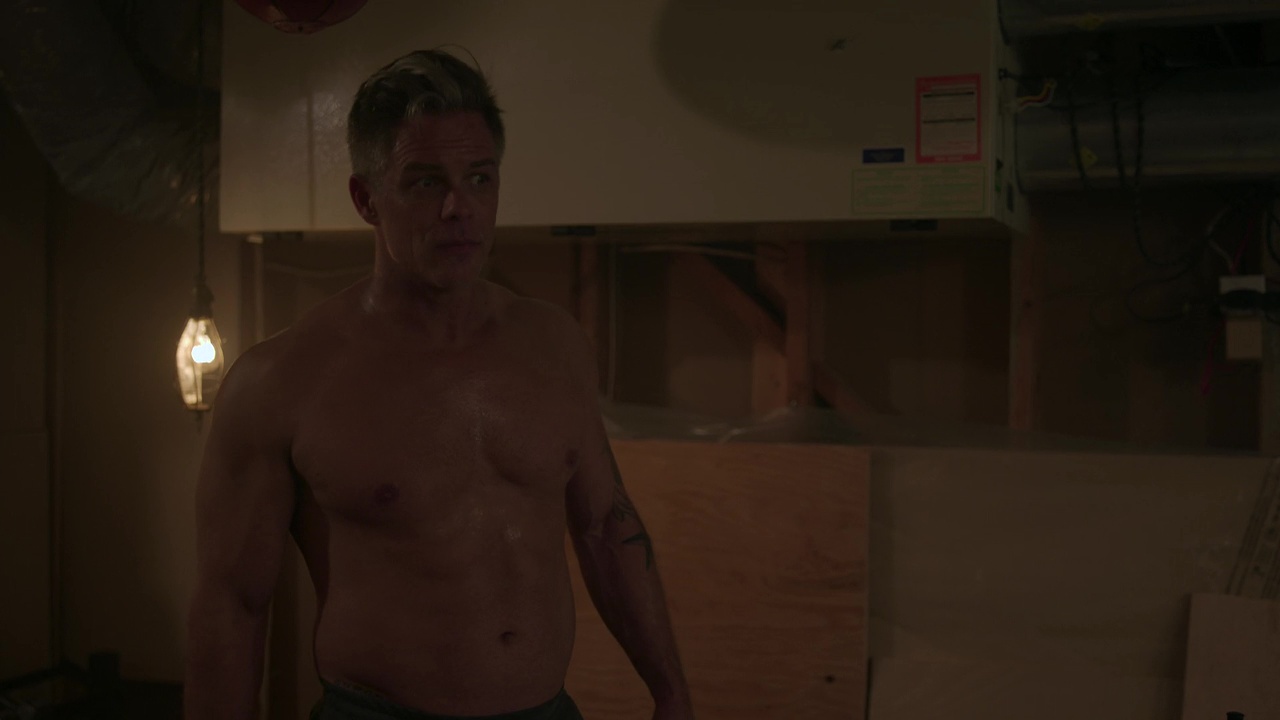 Martin Cummins shirtless in Riverdale 2-07 "Chapter Twenty: Tales From...