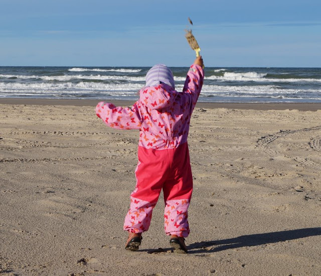 15 kleine dänische Dinge, die mich rundum glücklich machen. Es sind nicht nur die großen Sensationen, die zählen: In Dänemark, unserem Herzensland, entdecken wir in jedem Urlaub viele wunderbare kleine Dinge, die das dänische Lebensgefühl transportieren und uns glücklich machen. Auf Küstenkidsunterwegs stelle ich Euch 15 dieser dänischen Glücks-Dinge vor!