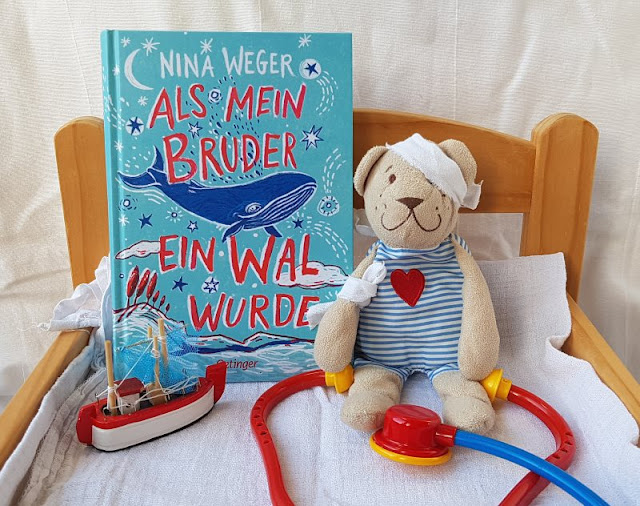 Vom Meer, vom Tod und denen, die weiterleben: „Als mein Bruder ein Wal wurde“ - Interview mit der Kinderbuch-Autorin Nina Weger (+ Verlosung). In Nina Wegers neuem Kinder- und Jugendbuch geht es um das Thema Wachkoma und die Entscheidung, die die Familie fällen muss.