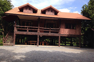 นอนสำราญ 30 ท พ กใกล เข อนข นด าน ต ดร มน ำ บ านเป นหล งๆ สำหร บครอบคร ว บ งกะโล ร สอร ท มาให เล อกพ กอย างเยอะเลยจ า ค ณนายเว อร เทอร ชอบเท ยวก นนอน
