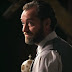 Íme az új Dumbledore - Videót kaptunk Jude Law Dumbledore-járól