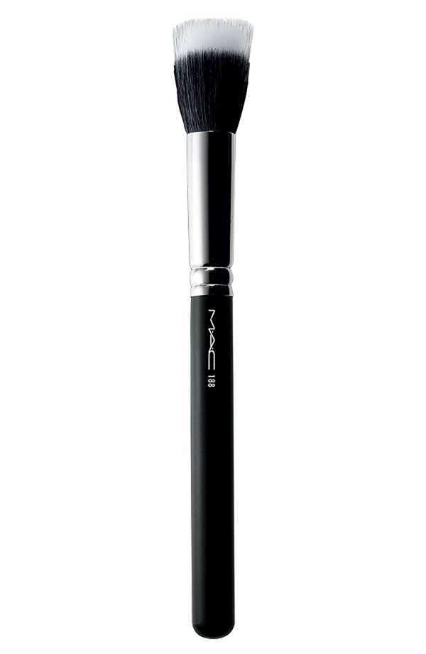 Mac Foundation Brush White Christoper