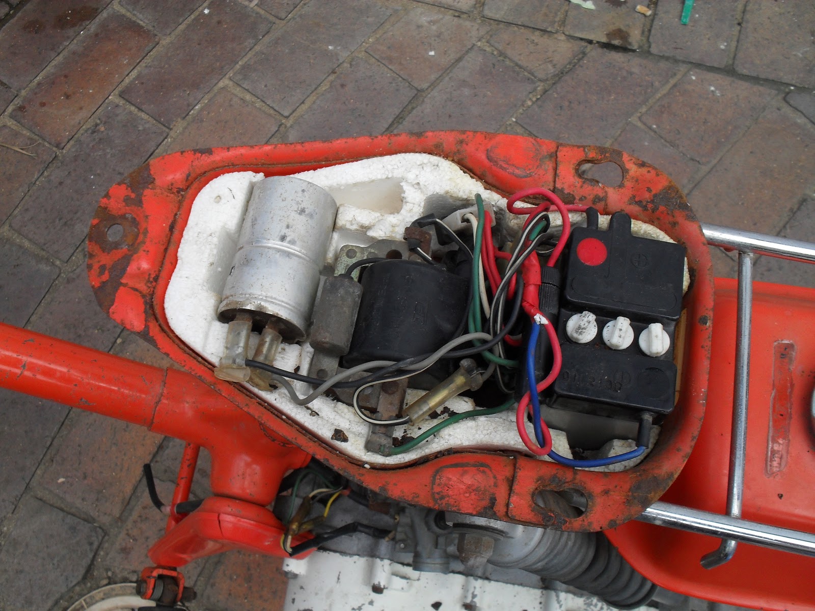 Honda NC50 Restoration: Just bought a Honda Express