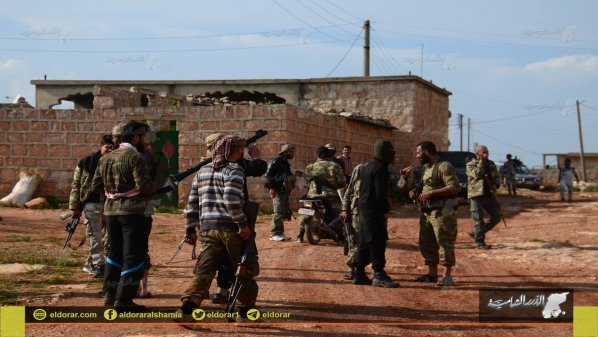 Pejuang Suriah Usir dan Rebut Desa yang di Kuasai ISIS di Alepo Utara Pejuang Suriah Usir dan Rebut Desa yang di Kuasai ISIS di Alepo Utara