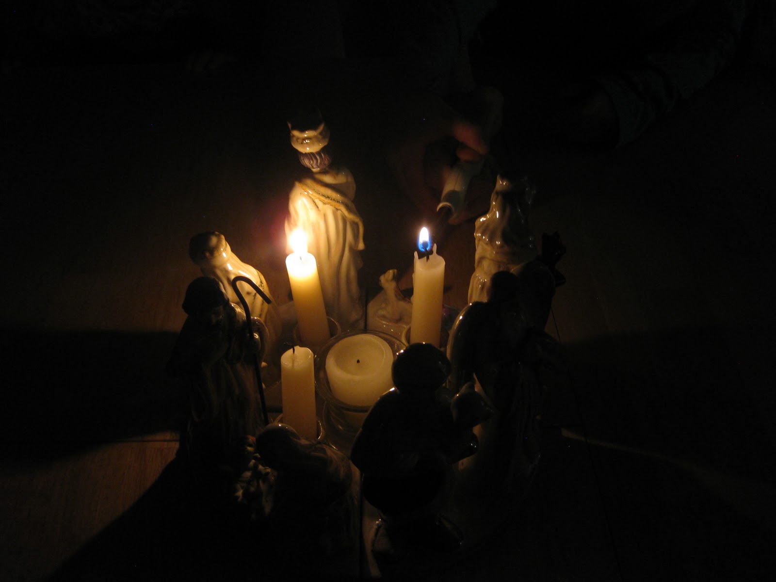 Mayhem at the Mobleys Christmas Traditions Advent Candle Wreath