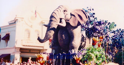 Lion King Celebration Disneyland elephant float parade squirt