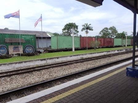 .: Berbaur Rasa Di Stesen Keretapi Kluang