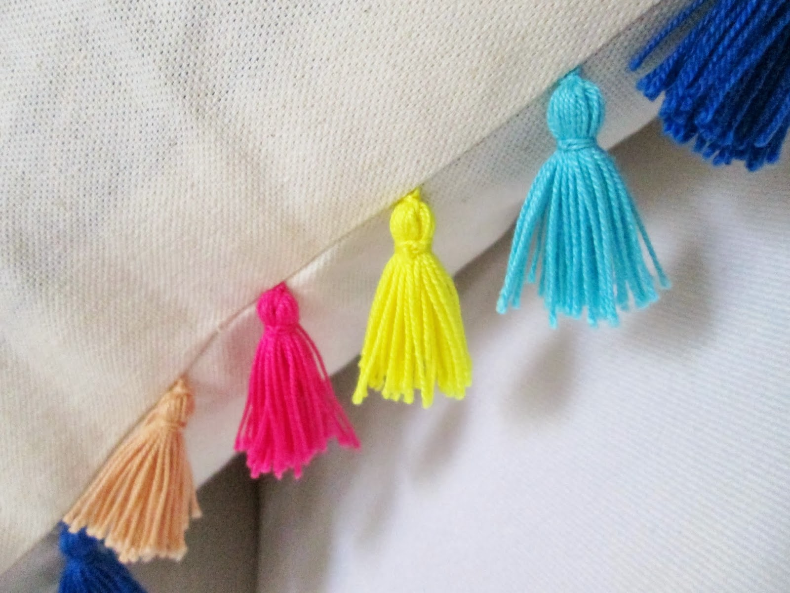 homeeco nanay DIY Tassel Throw Pillow