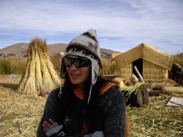 Visitar as ILHAS UROS, as magníficas ilhas de junco no Lago Titicaca | Peru