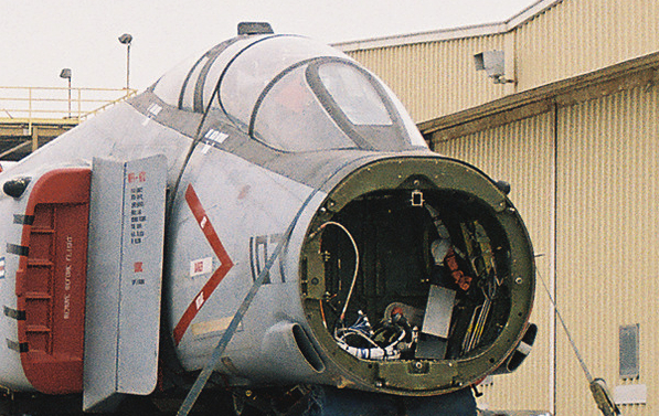 F-4+Radome+Kaston.jpg