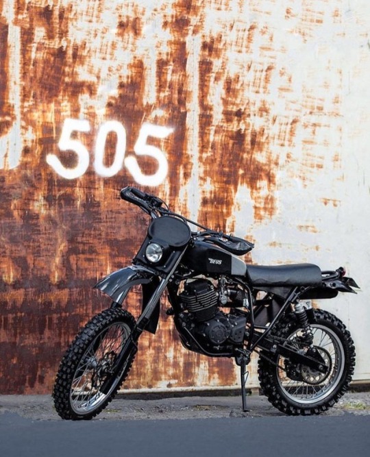 retro scrambler