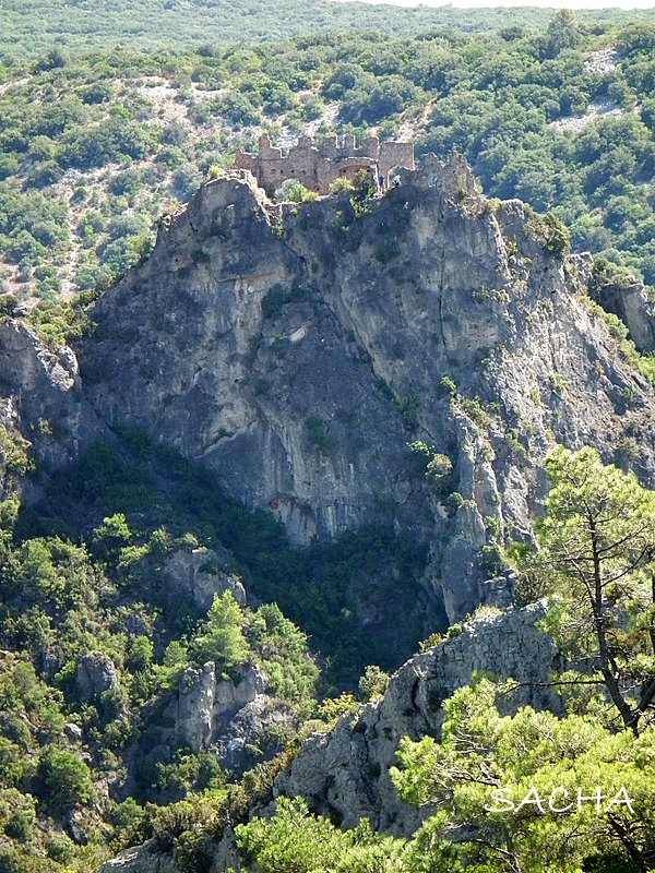 Un jour....Une photo ! Le château du Géant " St GuilhemleDésert