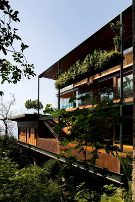 Дом в лесу с видом на океан, Сан Пауло, Бразилия