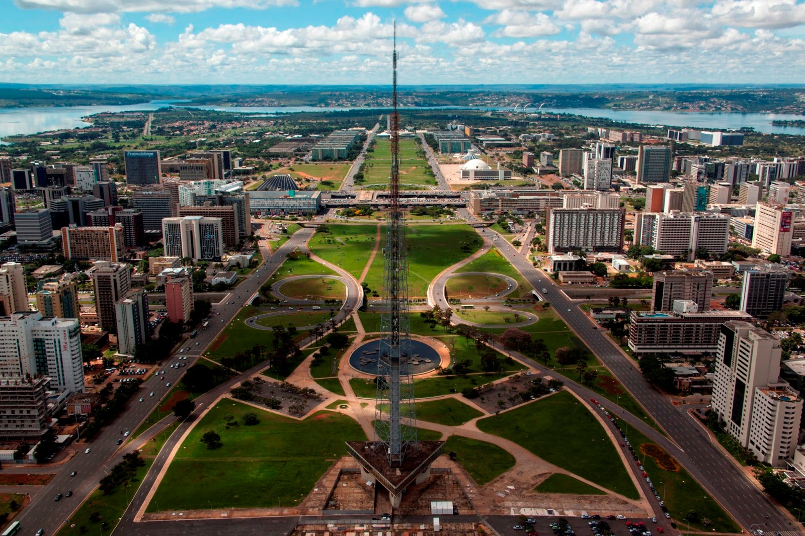 BRASILIA, CIUDAD DE LA ARQUITECTURA MODERNA ABRAHAM CABABIE