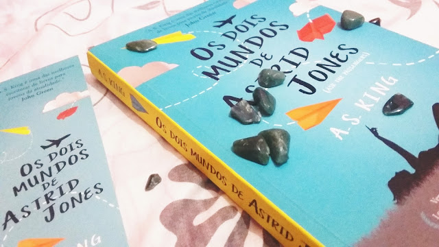 resenha Os dois mundos de Astrid Jones