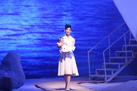 Sao Việt rộ mốt mang con lên sàn diễn thời trang - Ảnh 10 Sao Viet ro mot mang con len san dien thoi trang - Anh 10