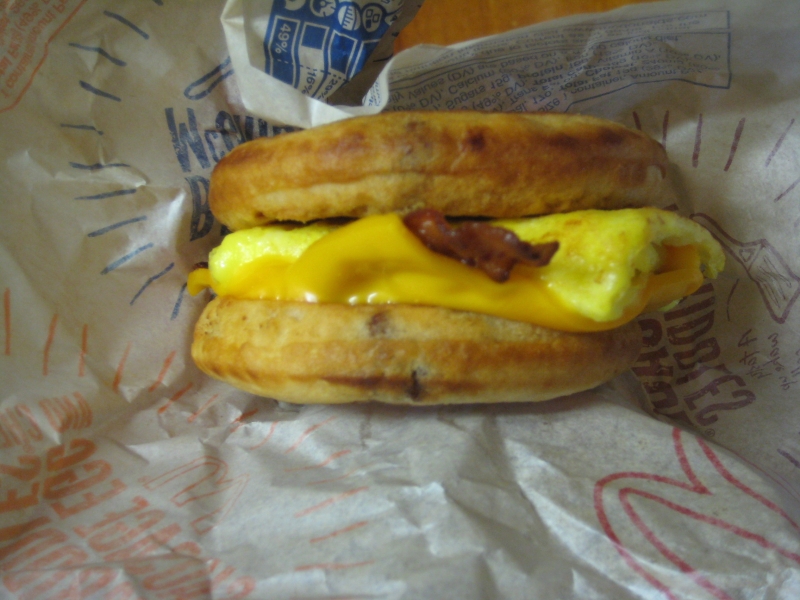 Review McDonald's Bacon, Egg and Cheese McGriddles