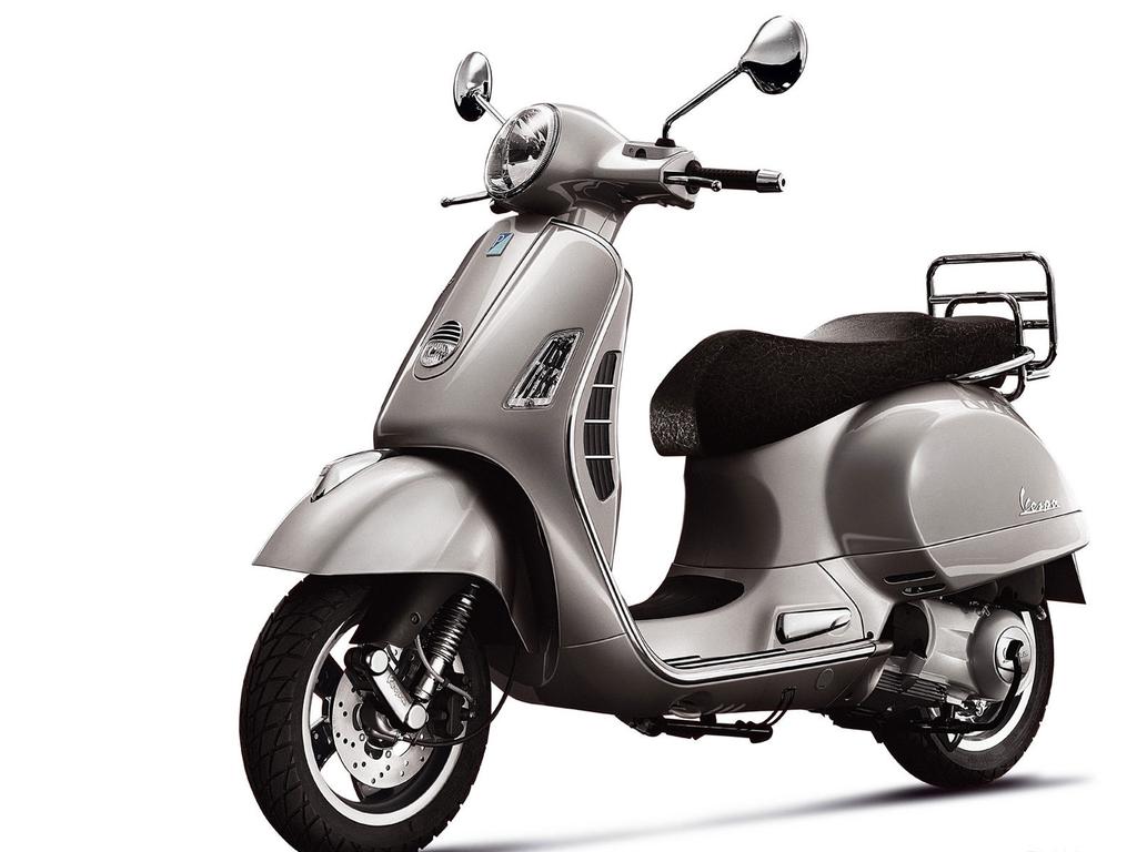 2012 Vespa GTS 250ie Come Troe ~ motorboxer