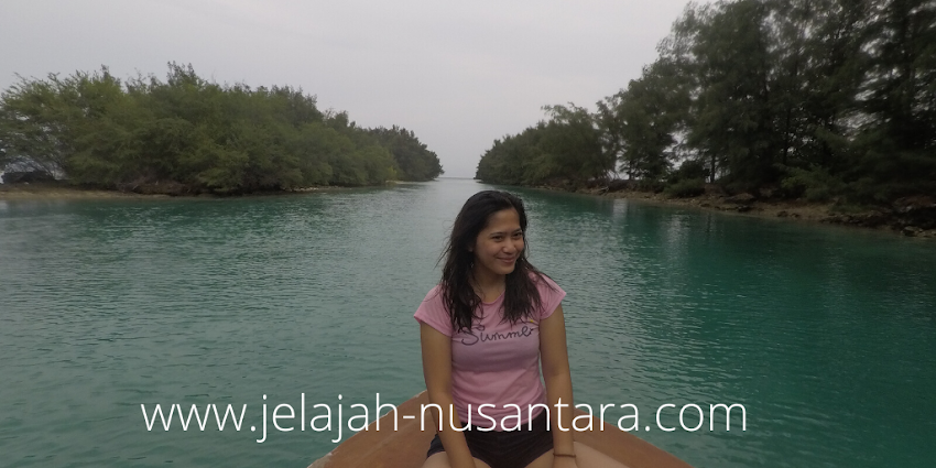 Berperahu menyusuri Pulau Air di Pulau Pramuka - wisata gabungan trip pulau pramuka paket wisata murah open trip pulau pramuka 2 hari 1 malam kepulauan seribu